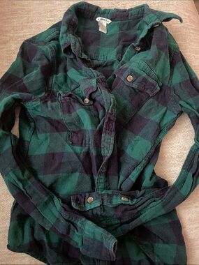 Forever 21 Green and Black Plaid Button-Up Shirt